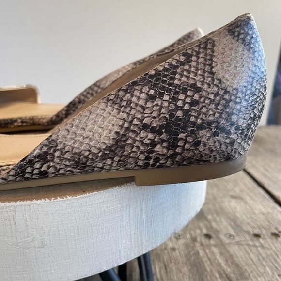 JustFab Chic & Go Faux Snake Skin Flats Size 11M EUC - Picture 3 of 8